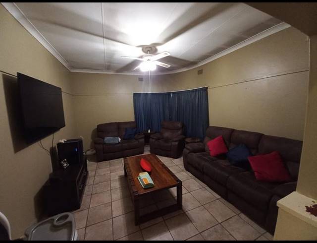 3 BEDROOM HOUSE FOR SALE IN PRETORIA GARDENS